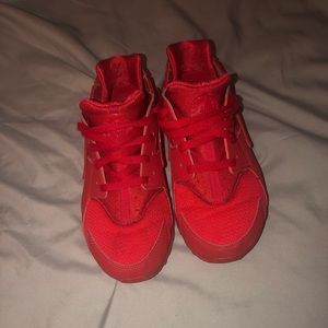 Red Huarache woman sneaker